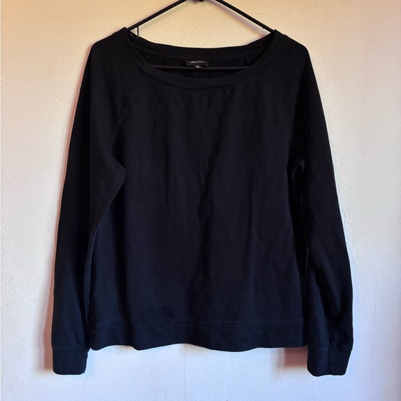 Lord & Taylor Black Sweatshirt - Picture 1 of 8